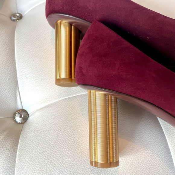 Ferragamo Cylinder Heels - Picture 4 of 12